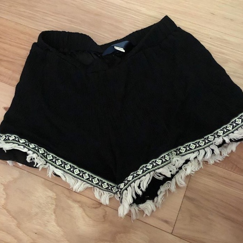 Francesca’s flowy shorts size small